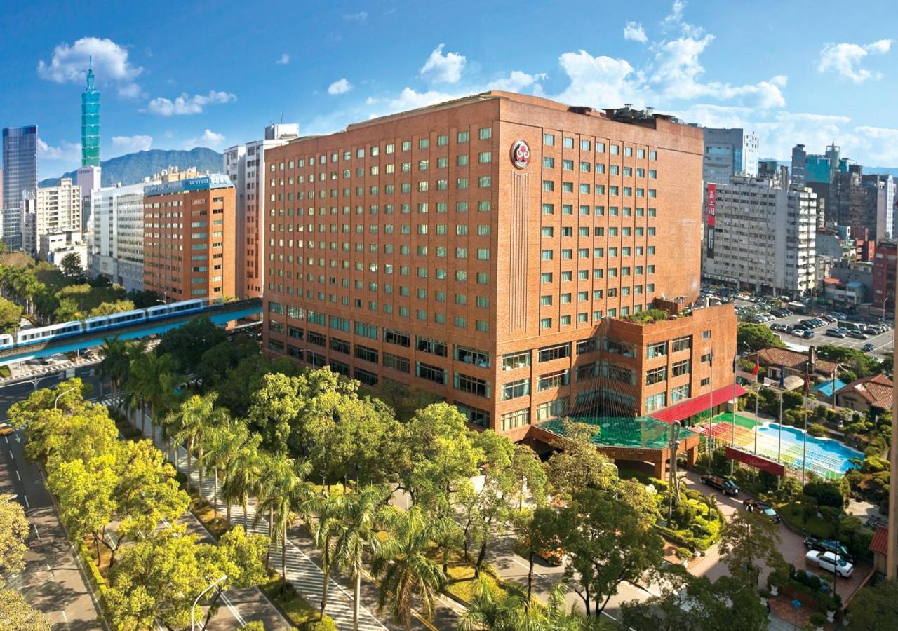 The Howard Plaza Hotel Taipei Exterior foto The campus of National Yang-ming University
