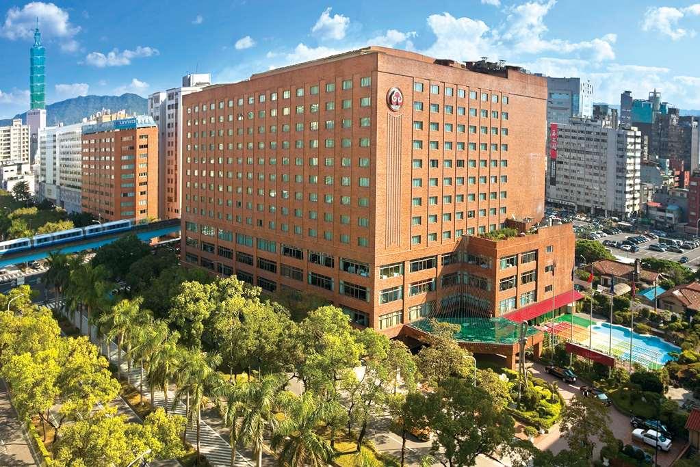 The Howard Plaza Hotel Taipei Exterior foto Kaohsiung Medical University Hospital