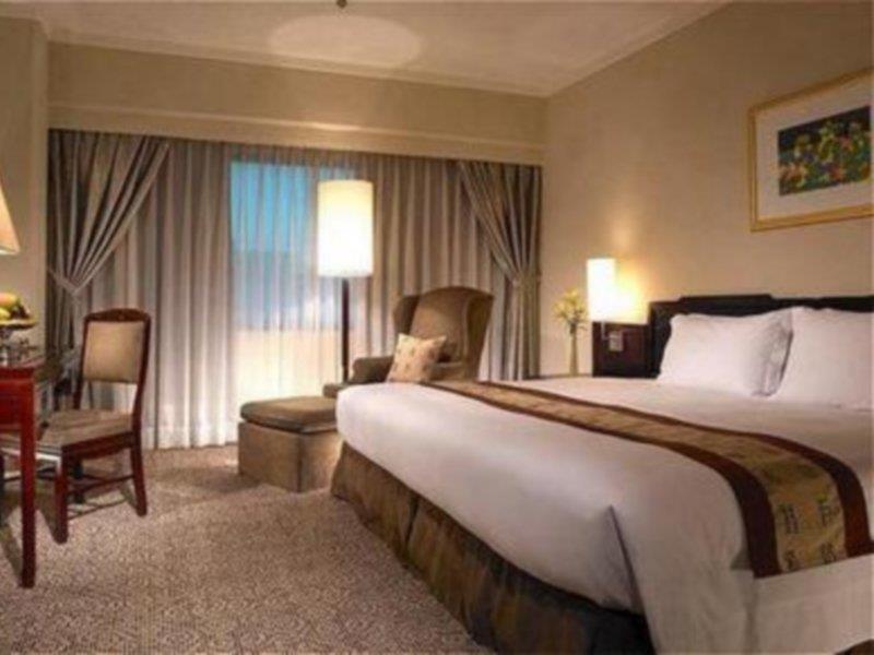 The Howard Plaza Hotel Taipei Cameră foto A room at the hotel